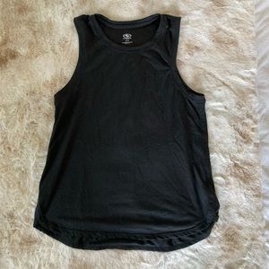 MUSCLE TEE